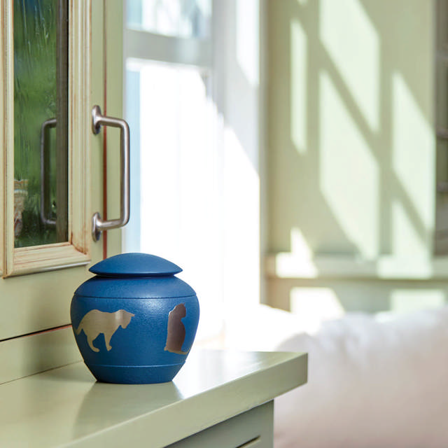 Silhouette Cat Country Blue, Petite Urn