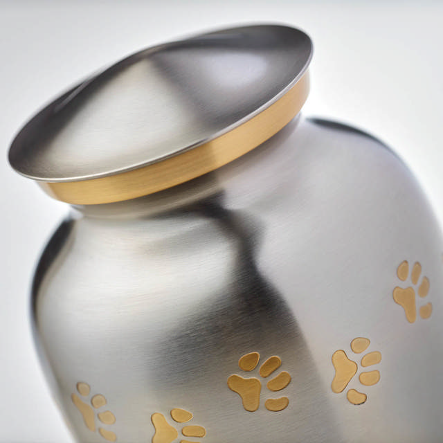 Classic Paw Pewter, Petite Urn