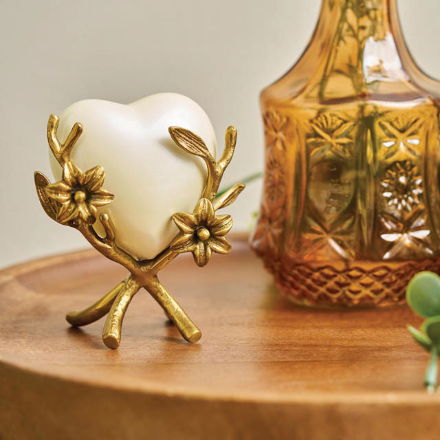 Windsong™ Lily Heart Stand Bronze