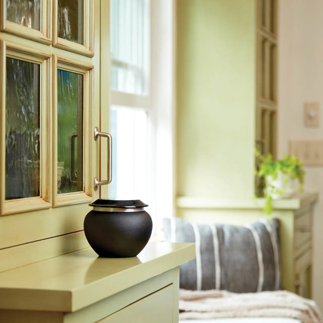 Pagoda Onyx, Petite Urn