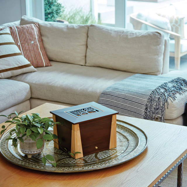 Craftsman Style Memory Chest with Tree